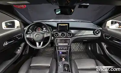 Mercedes-Benz GLA-Class 2018 2.0 Автомат в Москве № 161357, миниатюра 3