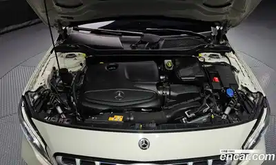 Mercedes-Benz GLA-Class 2018 2.0 Автомат в Москве № 161357, миниатюра 10