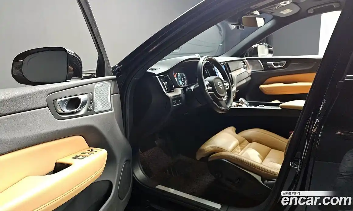 Volvo XC60 2021 2.0 Автомат в Москве № 164460, фото 12