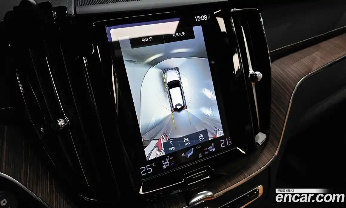 Volvo XC60 2021 2.0 Автомат в Москве № 164460, фото 16