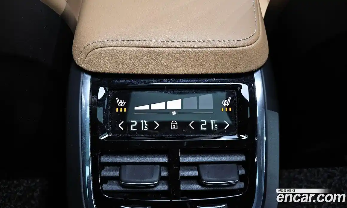 Volvo XC60 2021 2.0 Автомат в Москве № 164460, фото 19