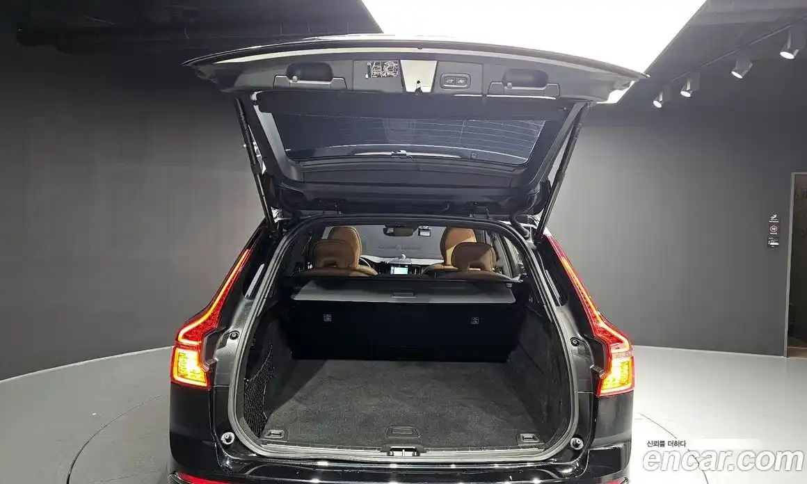 Volvo XC60 2021 2.0 Автомат в Москве № 164460, фото 20