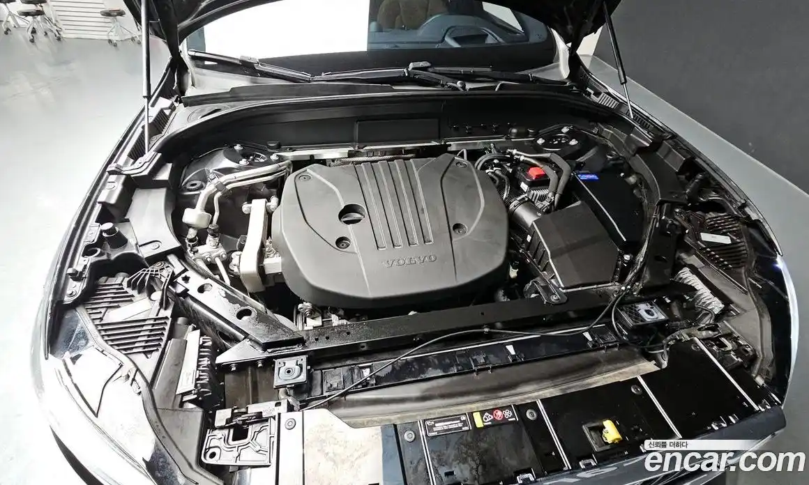 Volvo XC60 2021 2.0 Автомат в Москве № 164460, фото 6