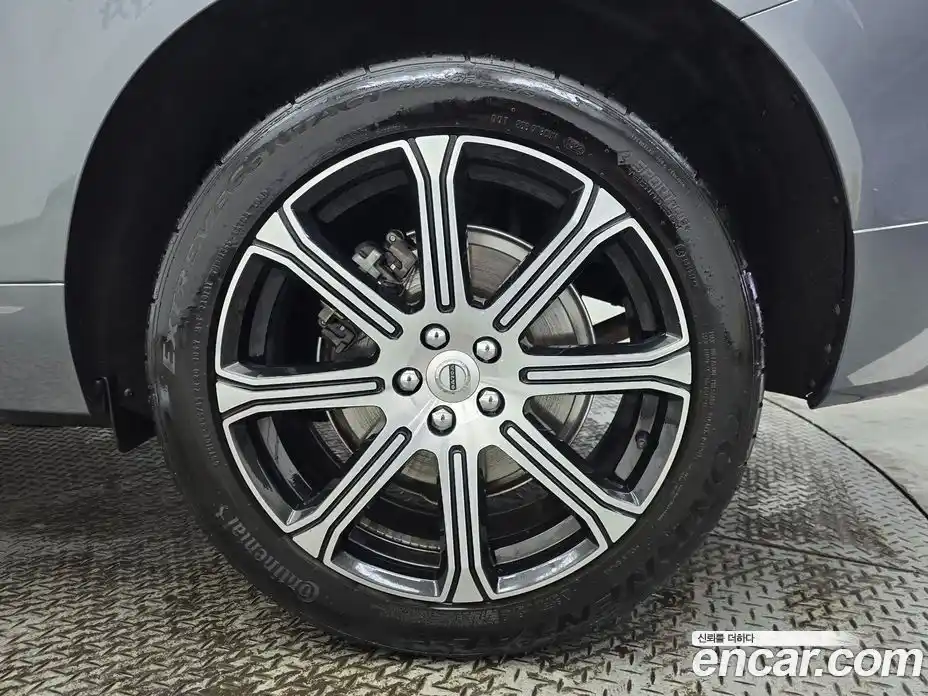 Volvo XC60 2019 2.0 Автомат в Москве № 164826, фото 5