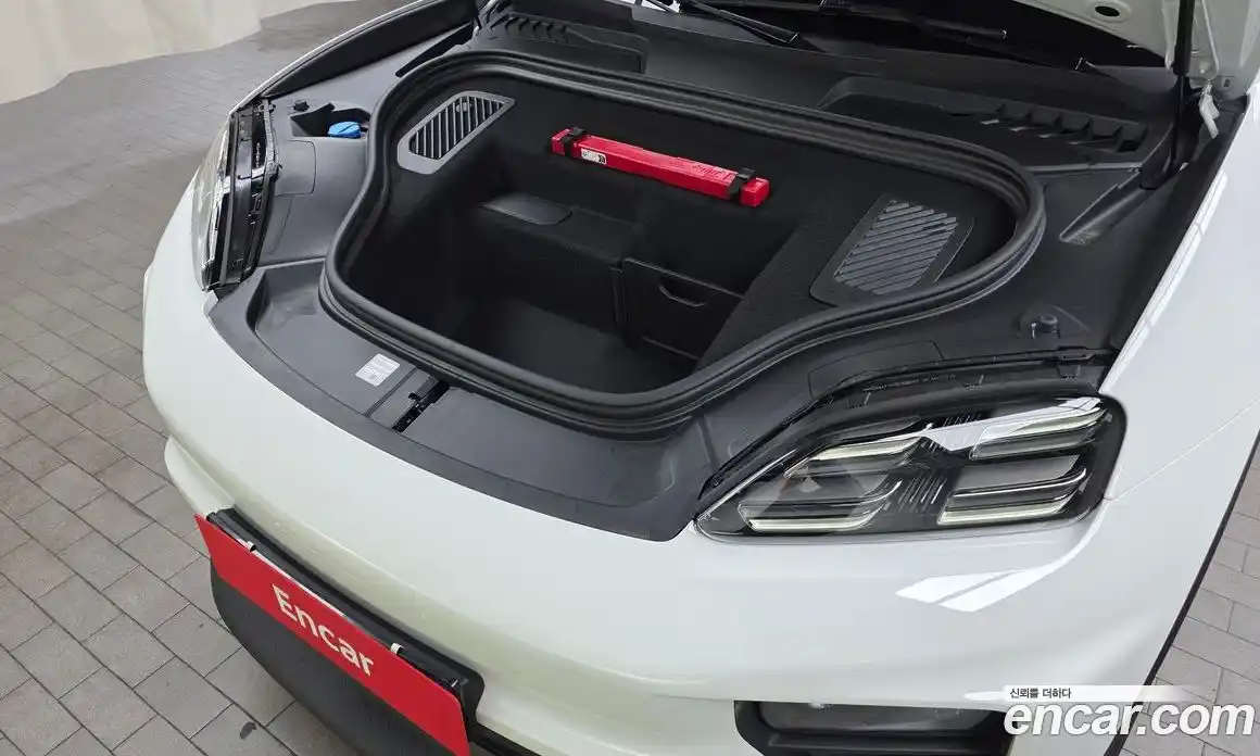 Porsche Macan 2025 0.2 Автомат в Москве № 164894, фото 11