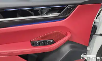 Porsche Macan 2025 0.2 Автомат в Москве № 164894, миниатюра 3