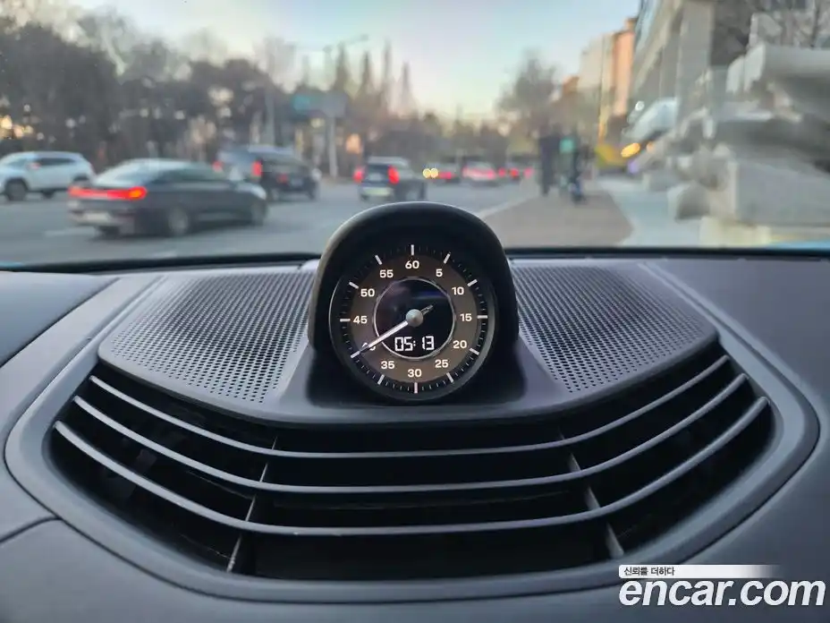 Porsche Taycan 2021 0.1 Автомат в Москве № 165384, фото 12