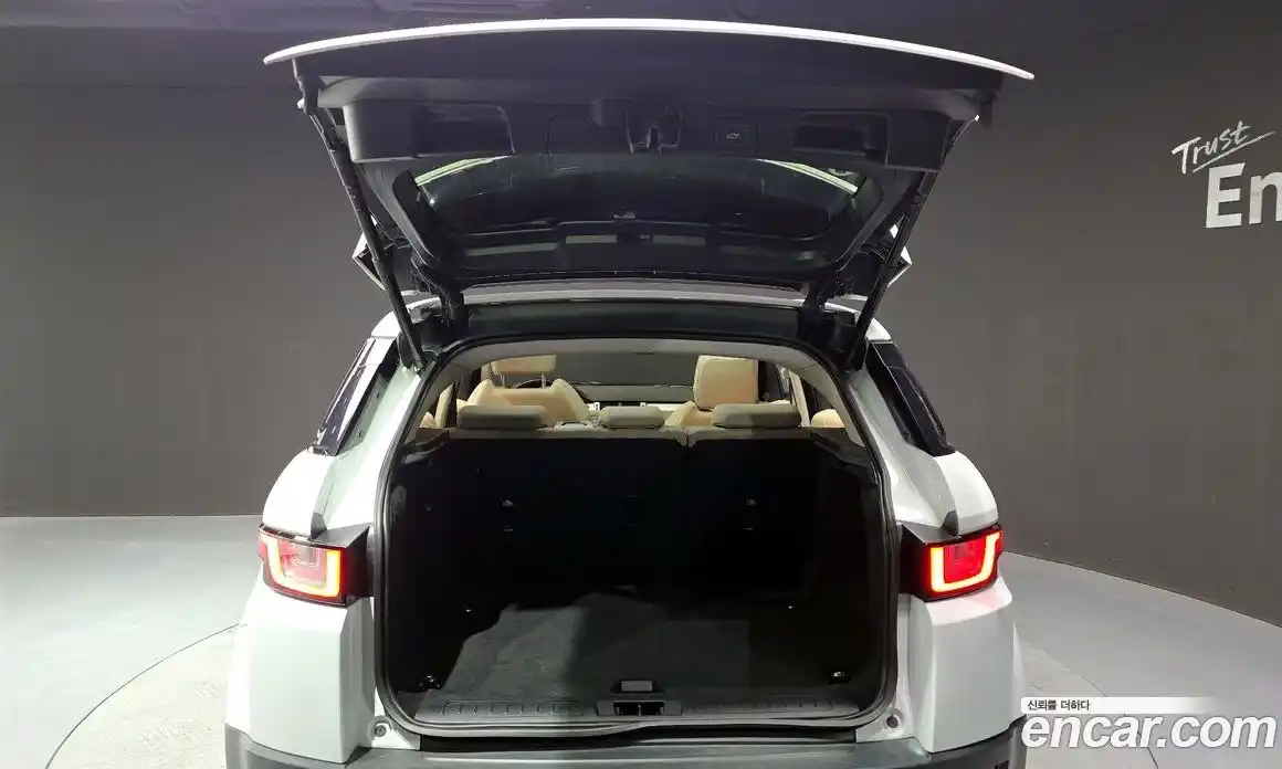 Land Rover Range-Rover Evoque 2016 2.0 Автомат в Москве № 166303, фото 8