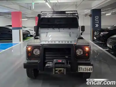 Land Rover Defender 2010 2.4 Механическая в Москве № 166719, миниатюра 3