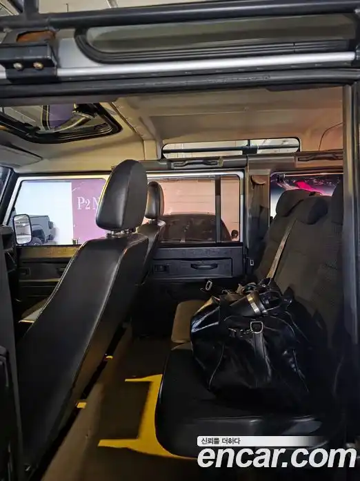 Land Rover Defender 2010 2.4 Механическая в Москве № 166719, фото 10