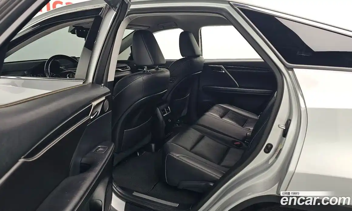 Lexus RX 2018 3.5 Автомат в Москве № 168234, фото 17