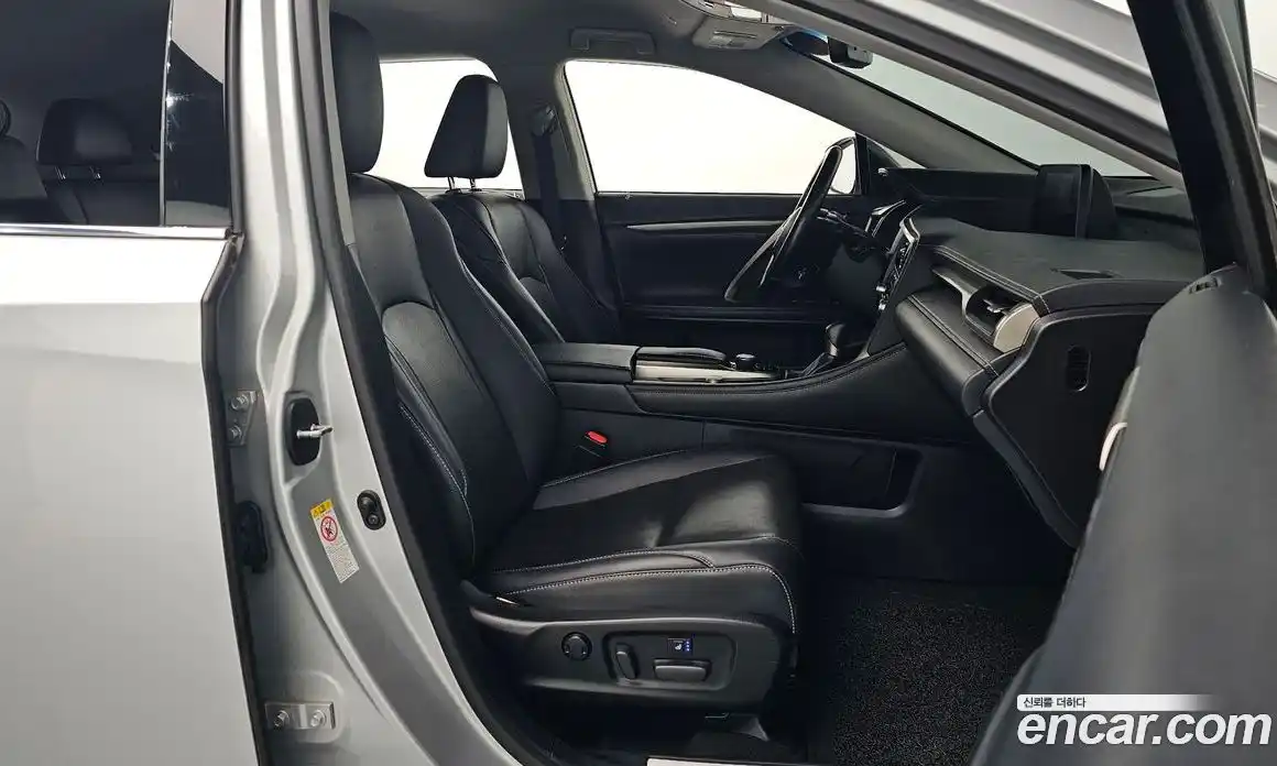 Lexus RX 2018 3.5 Автомат в Москве № 168234, фото 19