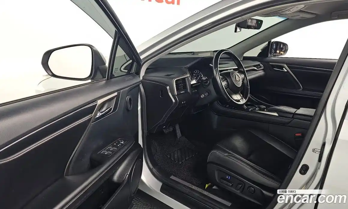 Lexus RX 2018 3.5 Автомат в Москве № 168234, фото 8