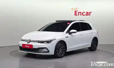 Volkswagen Golf, 2023
