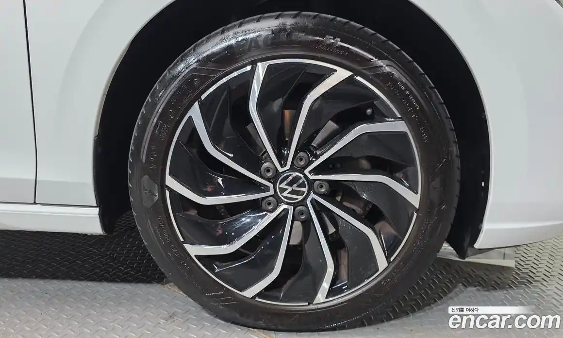 Volkswagen Golf 2023 2.0 Автомат в Москве № 168892, фото 5