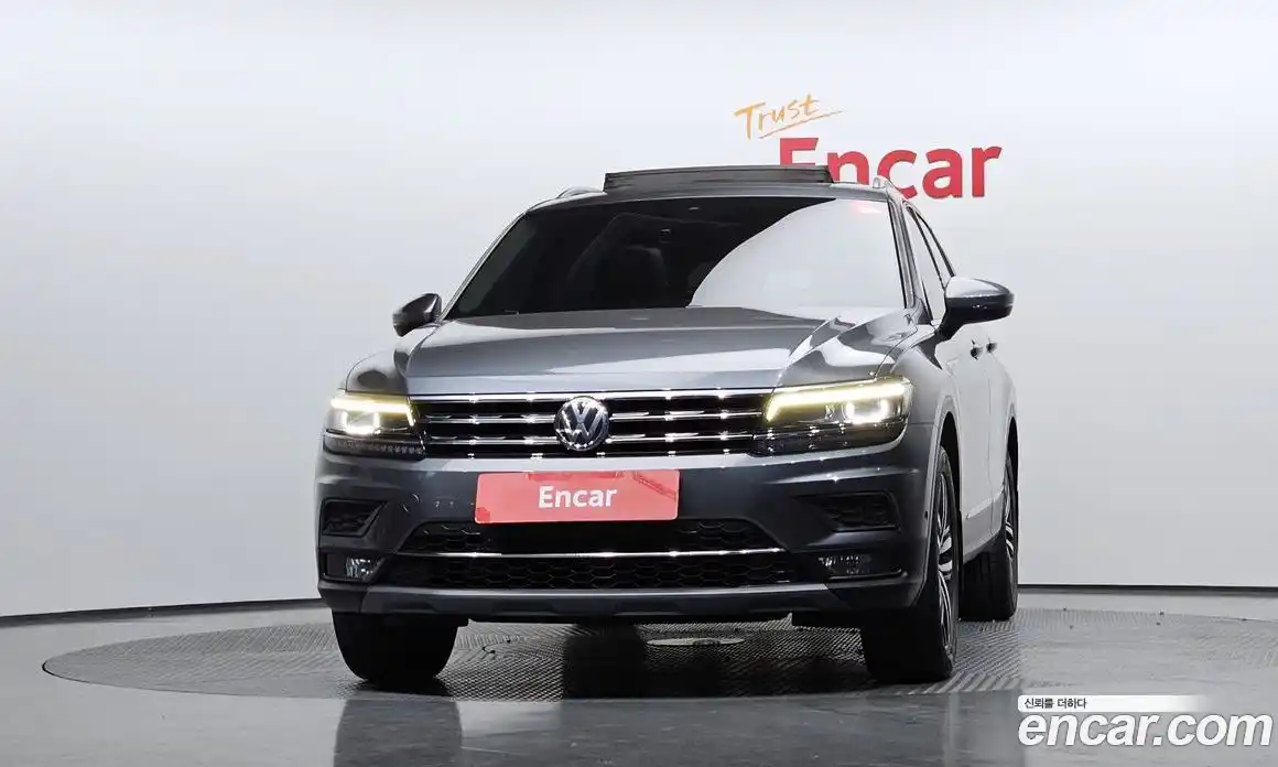 Volkswagen Tiguan 2018 2.0 Автомат в Москве № 168911, фото 16