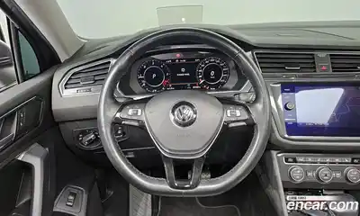 Volkswagen Tiguan 2018 2.0 Автомат в Москве № 168911, миниатюра 9