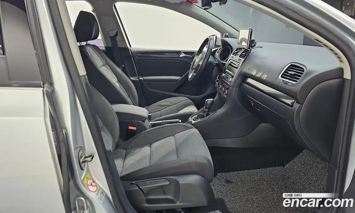 Volkswagen Golf 2013 1.6 Автомат в Москве № 169109, фото 6