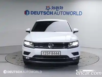 Volkswagen Tiguan 2020 2.0 Автомат в Москве № 169226, миниатюра 3