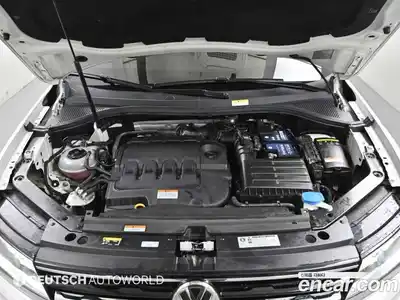 Volkswagen Tiguan 2020 2.0 Автомат в Москве № 169226, миниатюра 6