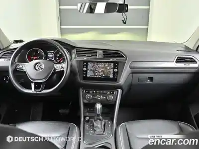 Volkswagen Tiguan 2020 2.0 Автомат в Москве № 169226, миниатюра 7