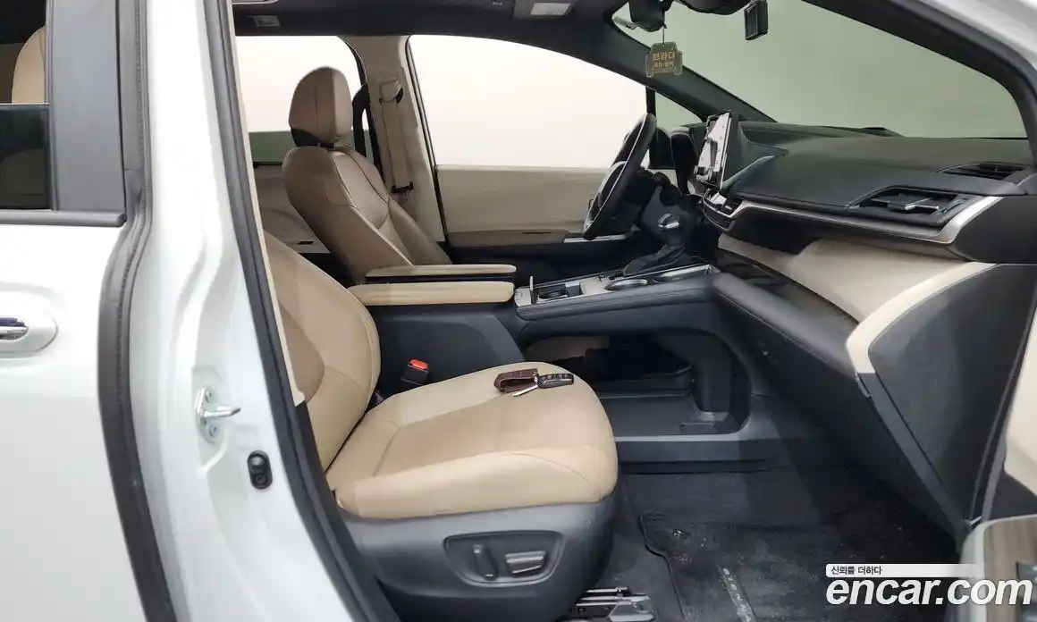 Toyota Sienna 2023 2.5 Автомат в Москве № 170129, фото 11