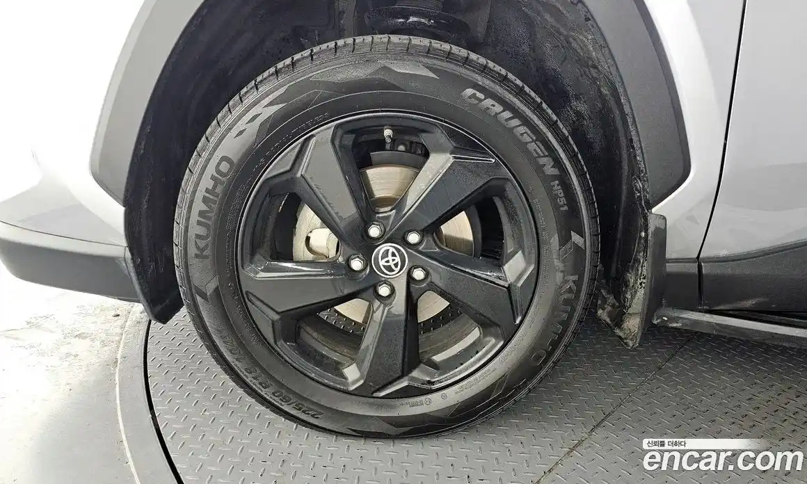 Toyota RAV4 2020 2.5 Автомат в Москве № 170307, фото 14