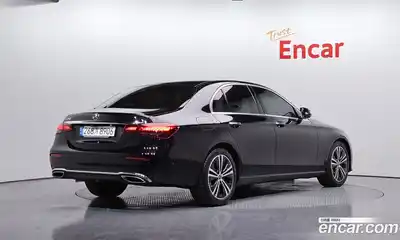 Mercedes-Benz E-Class 2021 2.0 Автомат в Москве № 177846, миниатюра 2