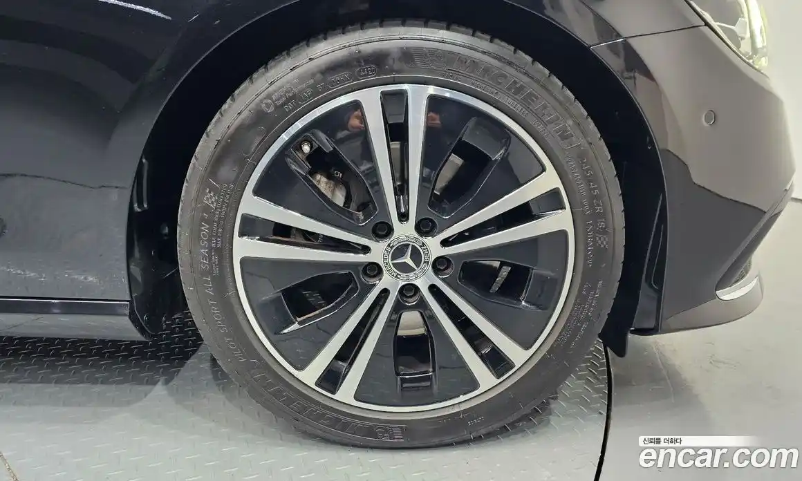 Mercedes-Benz E-Class 2021 2.0 Автомат в Москве № 177846, фото 5