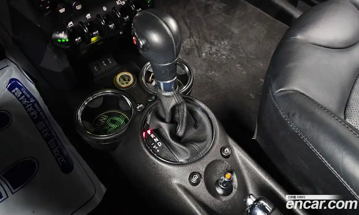 Mini Cooper Convertible 2015 1.6 Автомат в Москве № 190246, фото 16