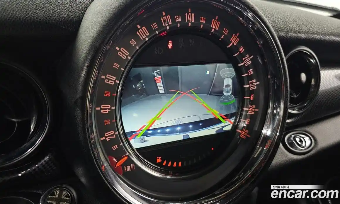 Mini Cooper Convertible 2015 1.6 Автомат в Москве № 190246, фото 17