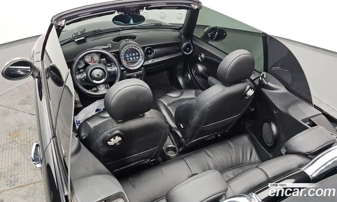 Mini Cooper Convertible 2015 1.6 Автомат в Москве № 190246, фото 18