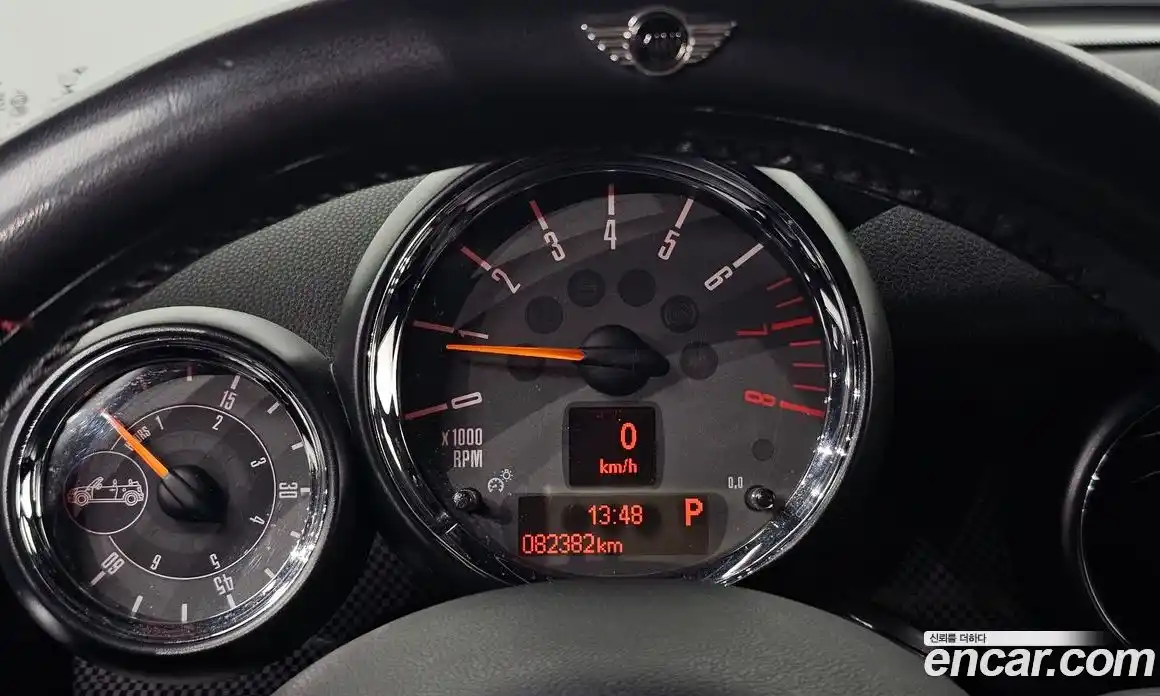 Mini Cooper Convertible 2015 1.6 Автомат в Москве № 190246, фото 19