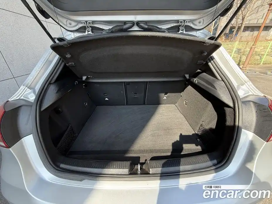 Mercedes-Benz A-Class 2020 2.0 Автомат в Москве № 194390, фото 14