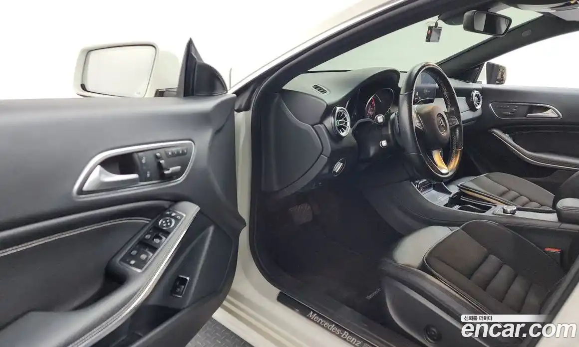 Mercedes-Benz CLA-Class 2015 2.1 Автомат в Москве № 195069, фото 17