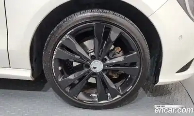 Mercedes-Benz CLA-Class 2015 2.1 Автомат в Москве № 195069, миниатюра 2