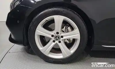 Mercedes-Benz E-Class 2018 2.0 Автомат в Москве № 195179, миниатюра 2