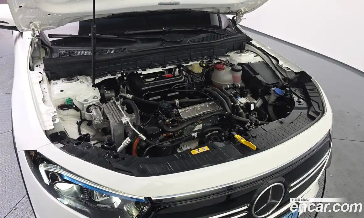 Mercedes-Benz EQB 2023 0.2 Автомат в Москве № 195543, фото 17