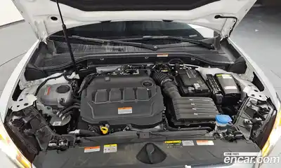 Audi Q2 2023 2.0 Автомат в Москве № 195913, миниатюра 4