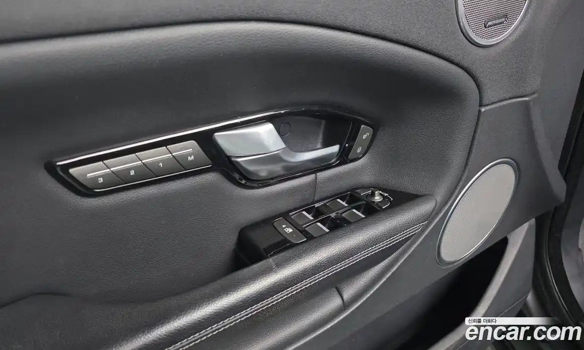 Land Rover Range-Rover Evoque 2017 2.0 Автомат в Москве № 198220, фото 14