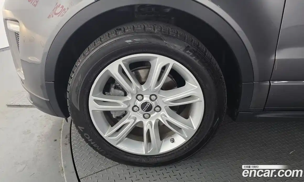 Land Rover Range-Rover Evoque 2017 2.0 Автомат в Москве № 198220, фото 9