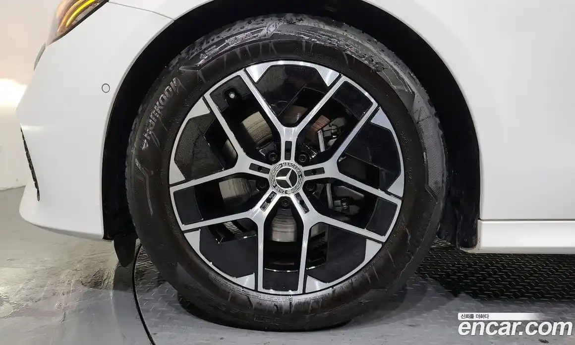 Mercedes-Benz E-Class 2024 2.0 Автомат в Москве № 202291, фото 17