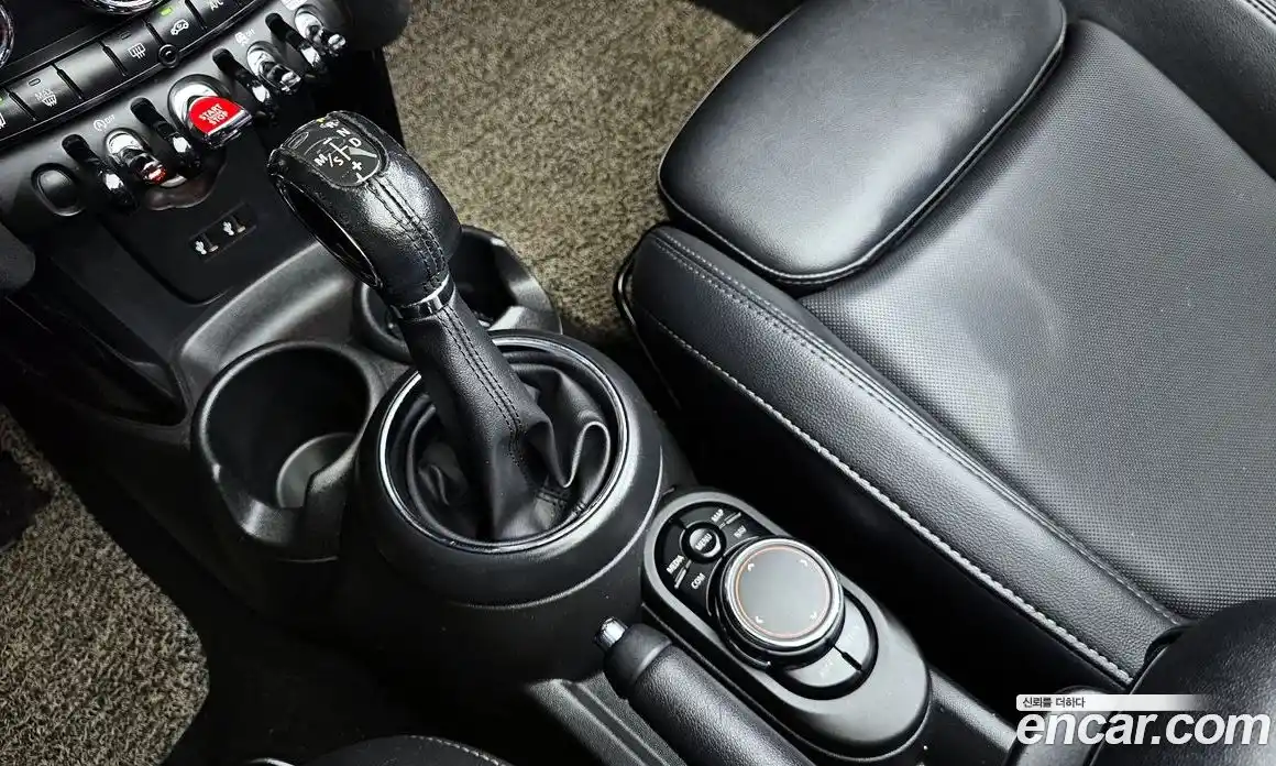 Mini Cooper Convertible 2019 1.5 Автомат в Москве № 206388, фото 14