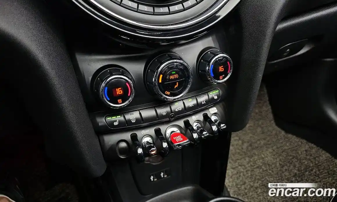 Mini Cooper Convertible 2019 1.5 Автомат в Москве № 206388, фото 15