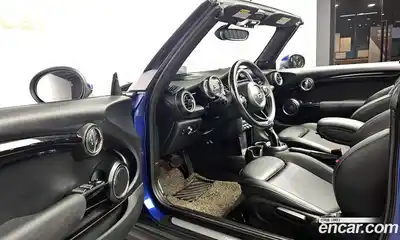 Mini Cooper Convertible 2019 1.5 Автомат в Москве № 206388, миниатюра 7