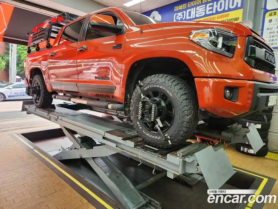 Toyota Tundra 2015 5.7 Автомат в Москве № 209654, фото 9