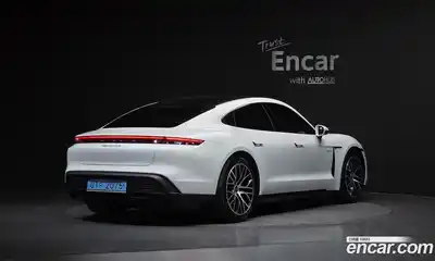 Porsche Taycan 2022 0.1 Автомат в Москве № 213065, миниатюра 2