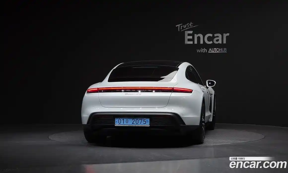 Porsche Taycan 2022 0.1 Автомат в Москве № 213065, фото 4