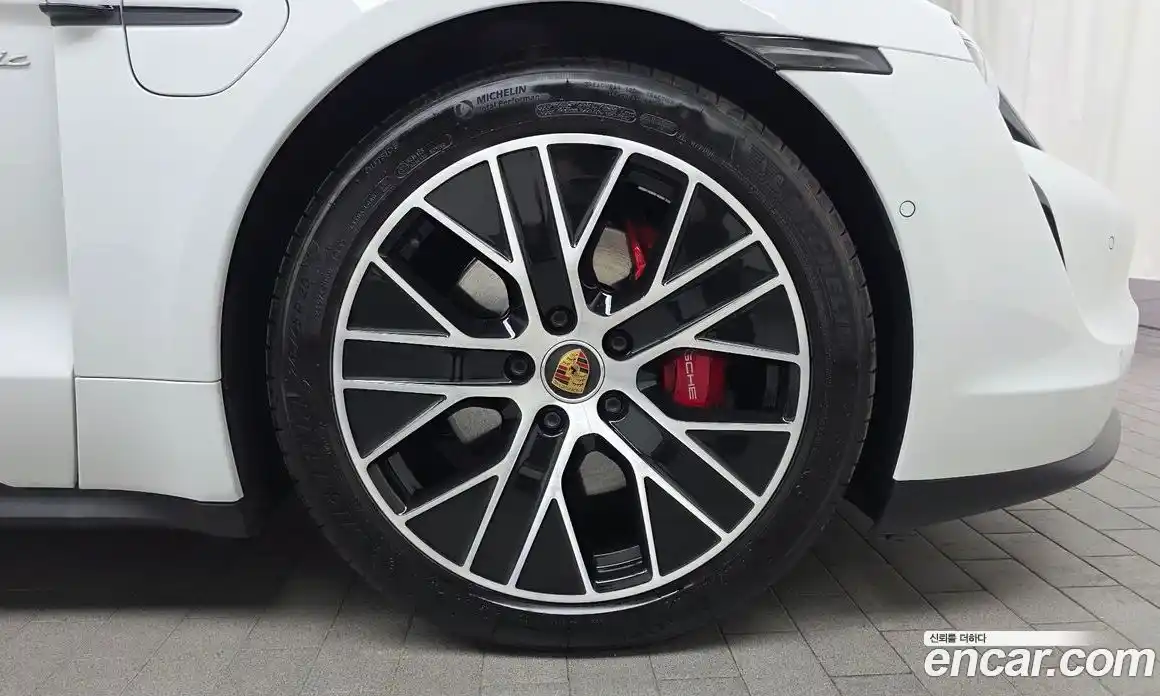 Porsche Taycan 2022 0.1 Автомат в Москве № 213065, фото 5