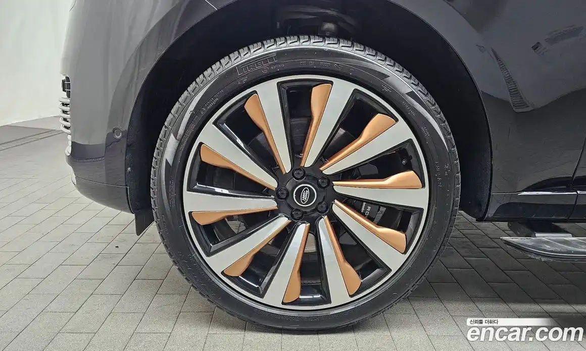 Land Rover Range-Rover 2024 4.4 Автомат в Москве № 213356, фото 1